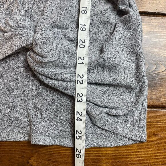 Maurices Colorblock Twisted Hem Tee T-shirt Womens Medium Soft Grey Black White - Picture 8 of 9